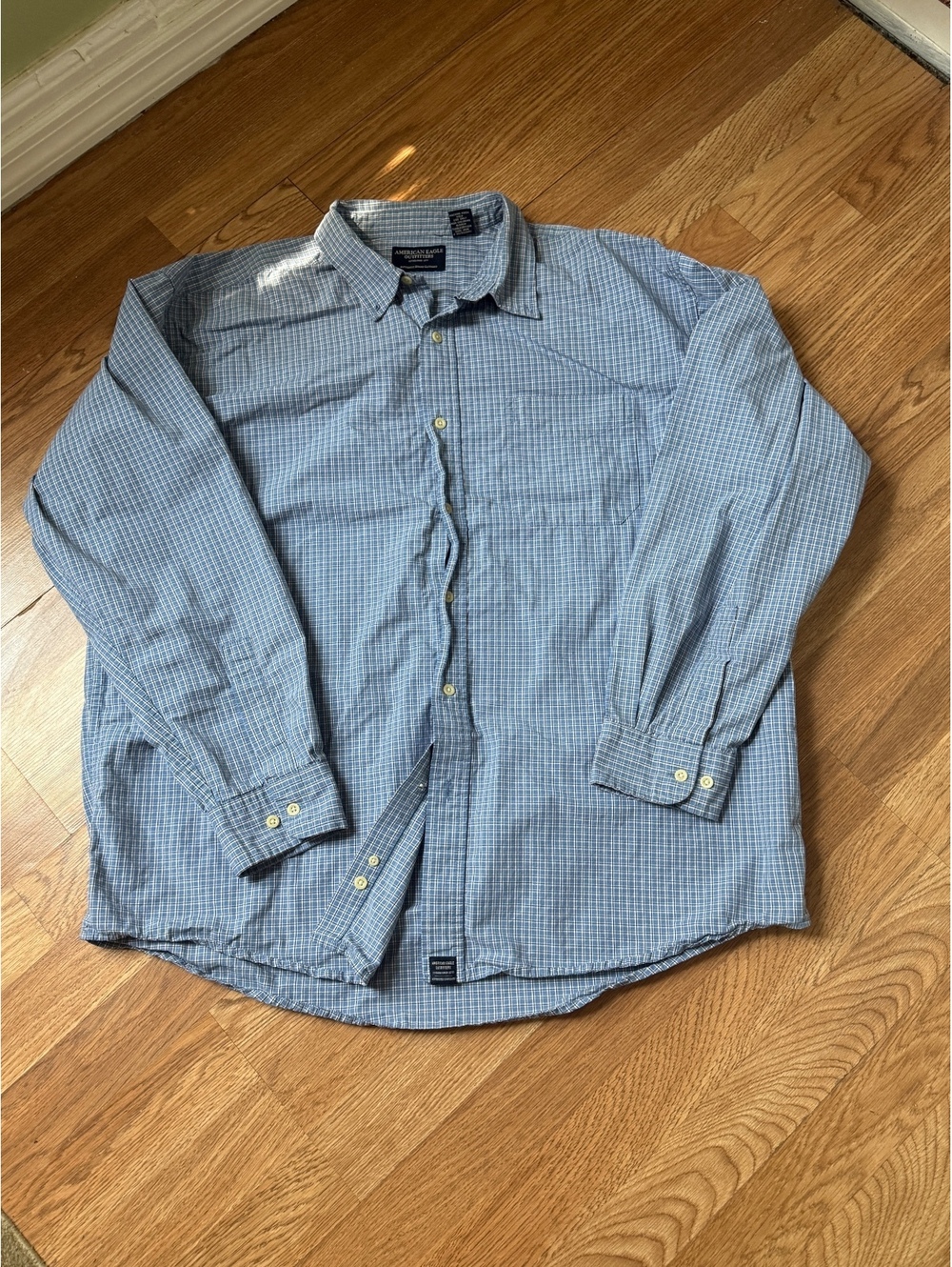 American Eagle Outfitters Men's XL Blue Plaid Button-Up Shirt